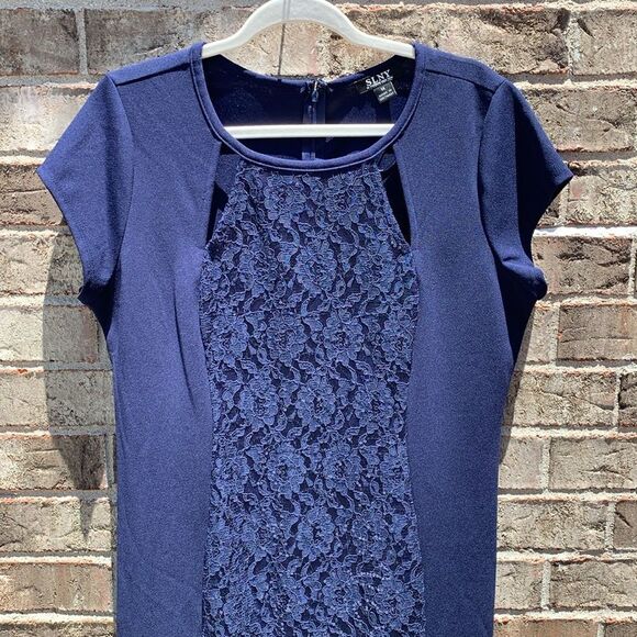 Take 50% OFF- SLNY Blue Sheath Dress with Flutter Sleeves, Size-14 - Picture 3 of 8